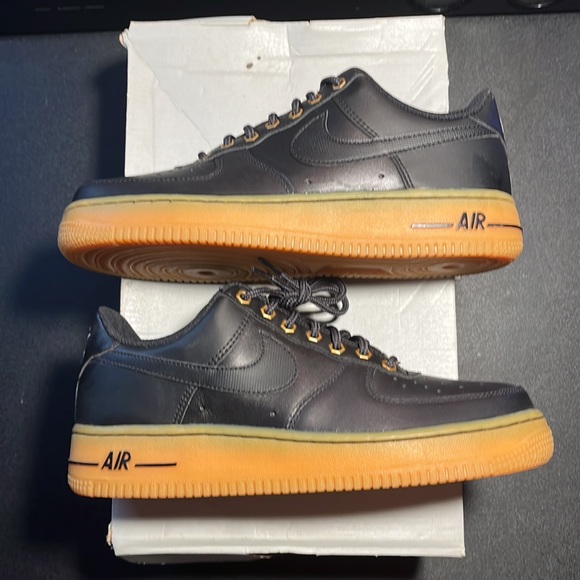 * Never Worn* Air Force 1 (GS) Black and Gum - Picture 8 of 10
